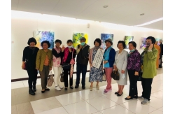 彰女師生出席《謝麗美彩墨回顧展》