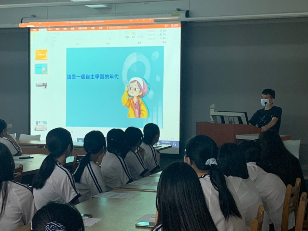 高一圖書館導覽活動照片1